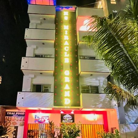 Hs Miracle Grand Hotell Hulhumale Exteriör bild