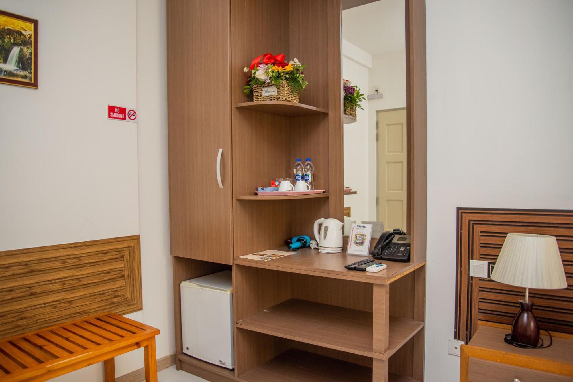 Hs Miracle Grand Hotell Hulhumale Exteriör bild
