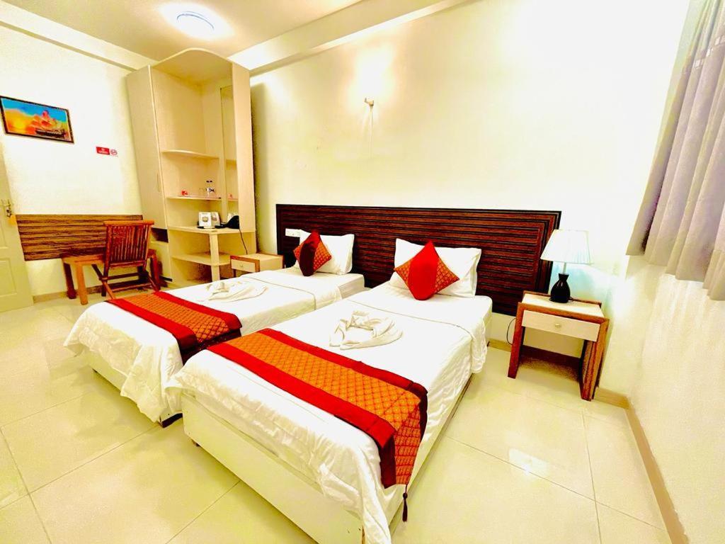 Hs Miracle Grand Hotell Hulhumale Exteriör bild