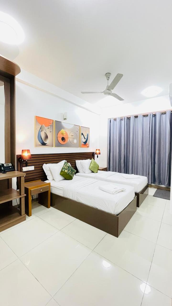 Hs Miracle Grand Hotell Hulhumale Exteriör bild